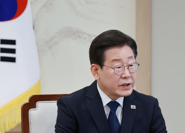 이재명 민주당 대표가 29일 서울 용산 대통령실 집무실에서 열린 윤석열 대통령과의 영수회담에서 발언하고 있다. 연합뉴스